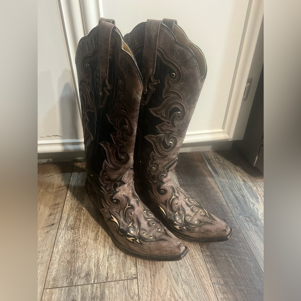 Gently used Corral Western Boots